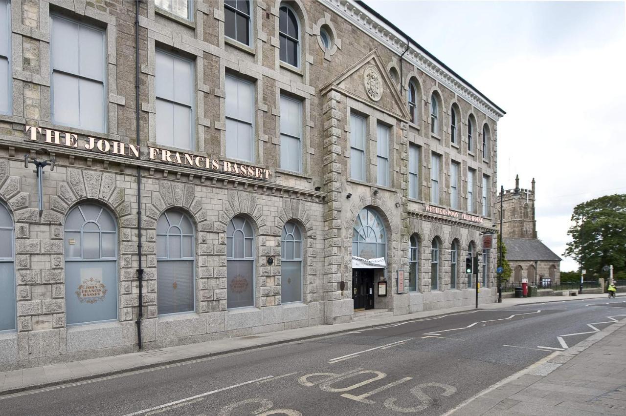 The John Francis Basset Wetherspoon Camborne Exterior photo